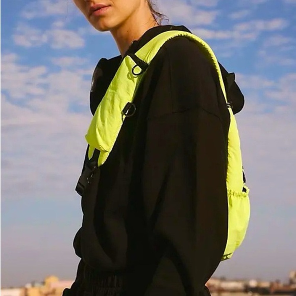 NWT Renegade Sling Bag - Picture 7 of 8